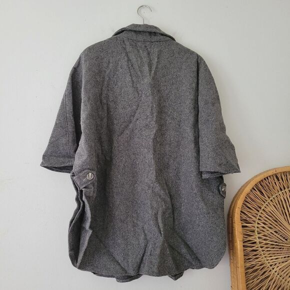 Handmade Wool Poncho Gray With Pockets - Picture 3 of 7